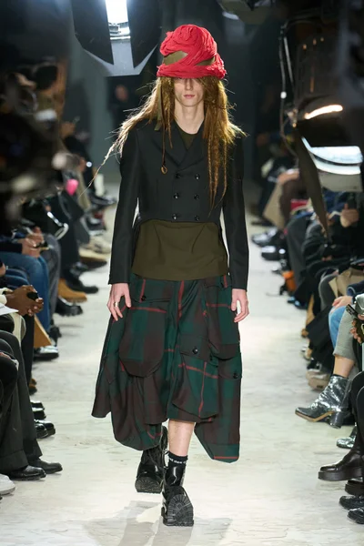 Look 28